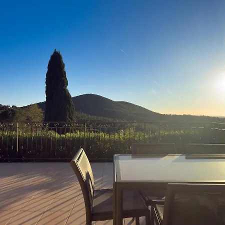 Joli Cocon , Terrasse, Vue Mer, Piscine *